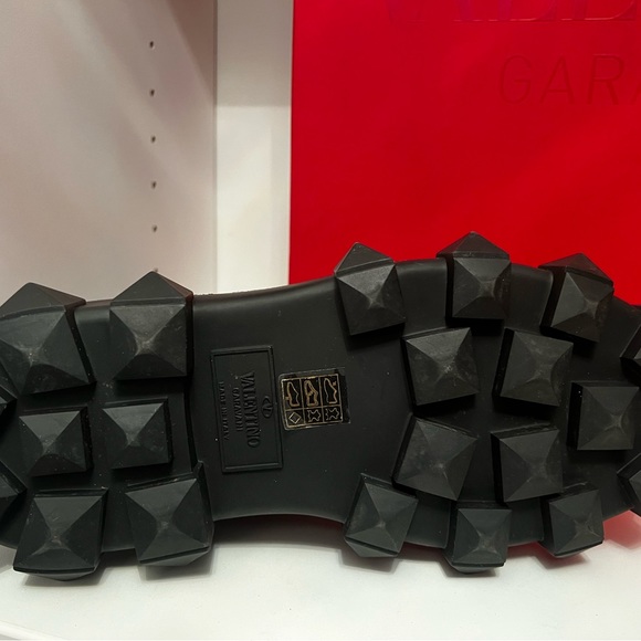 VALENTINO CHELSEA LUG BOOTS - Picture 7 of 7